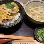 純愛うどん なでしこ - ・カツ丼（¥680） ・あつあつかけ（小）（¥500）