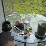 カフェ 崖の上 - 流石だぁ〜カフェ崖の上？眼下にぃ〜川の流れ！