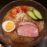 Nama Horumon Yaki Jinro - 冷麺　800円