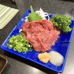 三酉屋 - 馬刺し858円
