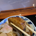 食煅 もみじ - 特製には角煮が付きます。ホロホロで美味い♪