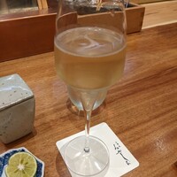 天婦羅 みやしろ - シャンパン グラスで1500円くらい