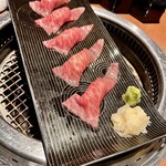 生粋 - 和牛炙り握り