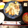 Yamasan - ランチの唐揚げと春巻き定食