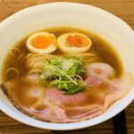 ラーメン 健やか - 味玉醤油と貝のラーメン2