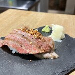 薪と炭焼き いと半 - 料理写真:大人気　炙り鮨