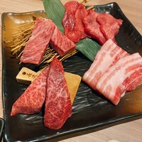 近江うし 焼肉 にくTATSU 青山本店 - 