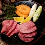 Shichirin Sumibiyakiniku Yuurin - 