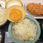 Matsunoya - 得朝ロースかつ定食＋千切りキャベツ＋生玉子