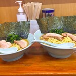Sukechan Ramen - 横から大盛りは麺2倍あります