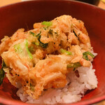 日本料理 たかむら - ⑩【〆】
      桜海老のかき揚げ丼〜焙じ茶入り出汁茶漬け