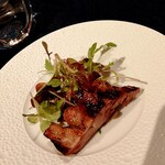 メザニーン - シャラン鴨もも肉⭐️炭火？でしょうか。こちらの香りが素晴らしい❣️