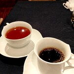 メザニーン - 「波の戯れシリーズです。(*^▽^*)」とスタッフさん。波の模様が細かに♪カップのフチに波がチャプン⭐︎⭐︎♡と♪