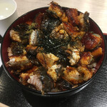 名代 宇奈とと - ギガ盛りうな丼 (1,100円)