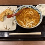 丸亀製麺 - トマたまカレーうどん 並、690円＋かしわ天、160円