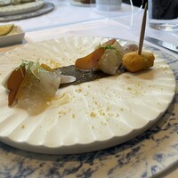 クッチーナ イタリアーナ ガッルーラ - カルパッチョ（寒平目昆布〆、唐墨、子持ち昆布フリット）
