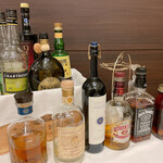 Ristorante IL PRINCIPE - イタリアでは、コースの後に過激なお酒を飲んで消化を促す文化があるそうで、私たちも食後にこの中から、梅酒とシェフのおすすめ自家製のゆずの爽やかなお酒を頂きました！