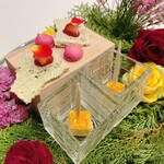 Ristorante IL PRINCIPE - ⚪︎ピッコリドルチェ
      ・蓬のチュイルや、中川シェフが手がける王様のチーズケーキ！甘味もあり爽やかさもある味わいでした！