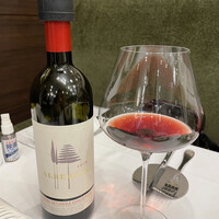 Ristorante IL PRINCIPE - ［ワインペアリング］
                    イタリアで有名なソムリエ最優秀林さんの独自の日本人が感じやすい旨味成分。
                    イタリアの美味しいワインで、色合いは鮮やかなブラックチェリー。