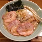 麺通 - らーめん（背油醤油）アブラ多め 680円