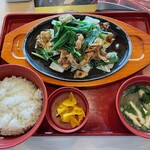 Joyfull - ニラ豚定食650円税別