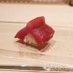 三谷 - 鞍掛握りの焼津の鰹