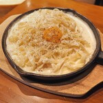 伊樽飯酒場バルバル - バルバル名物 鉄板チーズパスタ