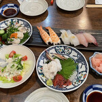 寿司二八 - 一品料理も豊富。