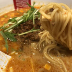 京橋ササラ - 細麺がスープによく絡む