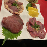 Onitei - 砂肝、ハツ、レバの3種の神器。これから始まる