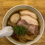 ROOSTER - 中華そば 醤油(普通盛)  ¥750
                      チャーシュー(肩ロース) ¥100
                      穂先メンマ ¥100
                      味付け玉子 ¥150