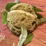 Fujiya 1935 - 気泡をたくさん含ませた緑茶のパン