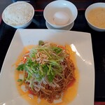 龍潭酒家 - 汁なし担々麺（大盛，スープ，ライス付き）