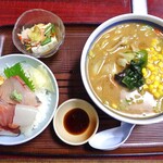 Umegai - みそラーメン・海鮮丼セット