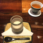 初音鮨 - 握りとは別の部屋に移動　スイーツも一流です