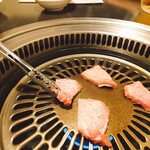 焼肉まんしゅう - 2022年5月　焼き係が焼いてますｗ