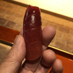 初音鮨 - 黒いけど中とろ