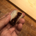 初音鮨 - まんまるの蛸　握り方も工夫してある