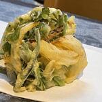 圭蔵 - 新玉ねぎと芹のかき揚げ