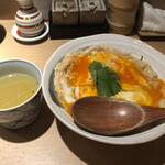 焼鳥 おみ乃 - 親子丼とガラスープ