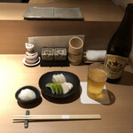 焼鳥 おみ乃 - コレからスタート（瓶ビール・お新香・大根おろし）