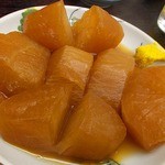 三河屋食堂 - 黄金に輝く大根煮
