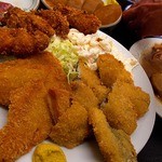 三河屋食堂 - カキフライ、ハムカツ、アジフライ