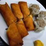三河屋食堂 - 揚げ春巻き＆シューマイ