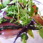 MAISON LAFITE - 天然ぶりのお料理・・鰤は片面のみ火を通され半面は生です。脂がのり美味しいですよ。