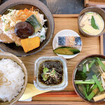 食事と図書 雨風食堂 - お昼ごはん