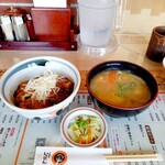 十勝豚丼 いっぴん - 料理写真:お昼ゴハン