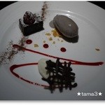 Ｓ+　エス・プリュス - 濃厚チョコレートケーキ
      ラベンダーのアイスクリームを添えて