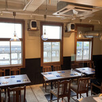 1-1 The Rooftop - 象の鼻パークから先の海が見渡せる店内