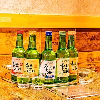 가게 이름에도 있는 “정데이”가 가장 인기. 빠지지 않는 한국 소주로 건배